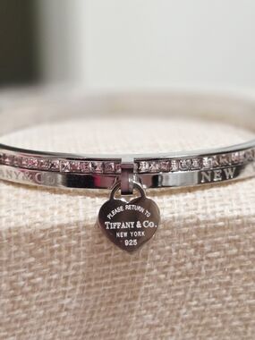 Heart Tag Bangle Bracelet